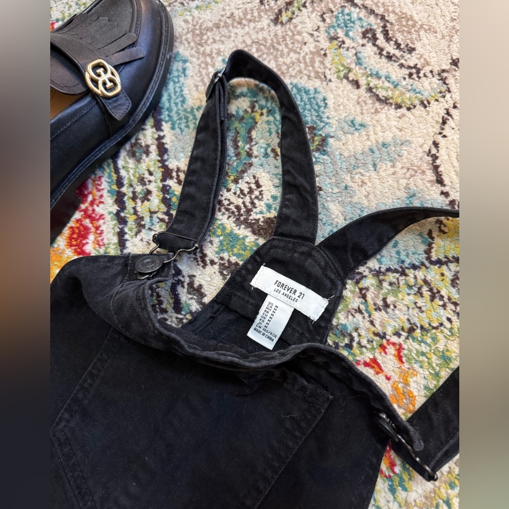 Black Overall Dress 🖤 - Picture 3 of 9